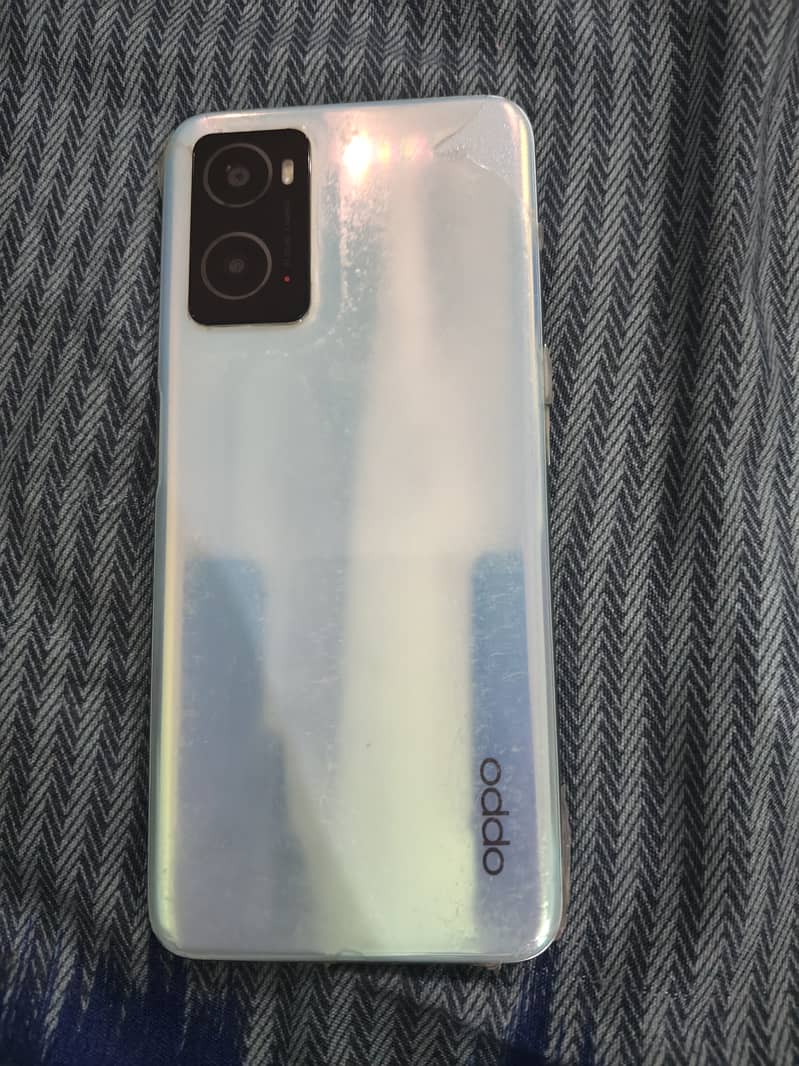 OPPO A76 3