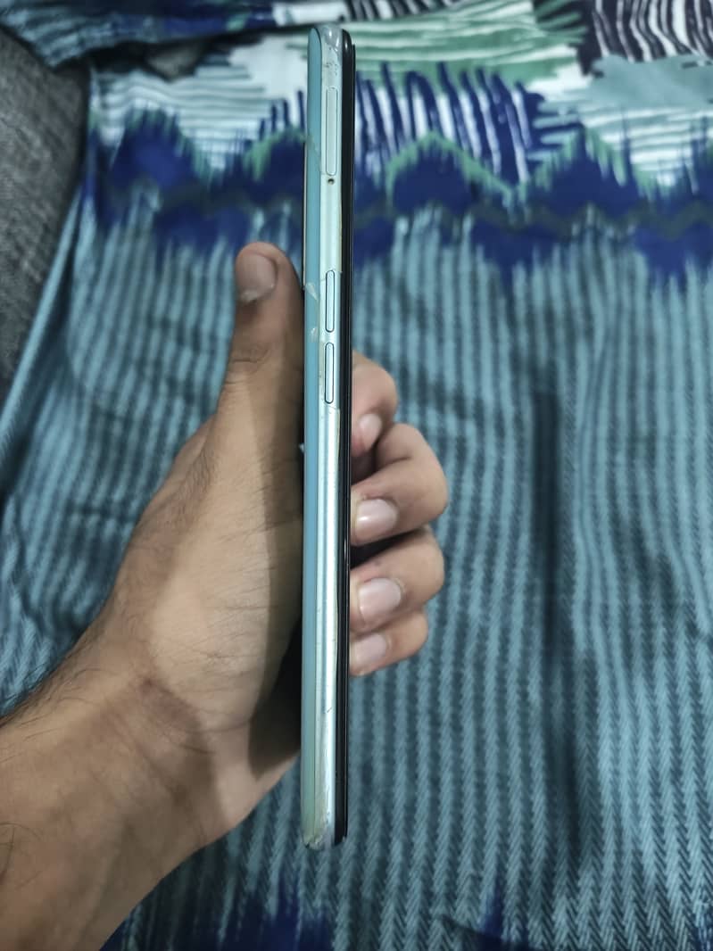 OPPO A76 4