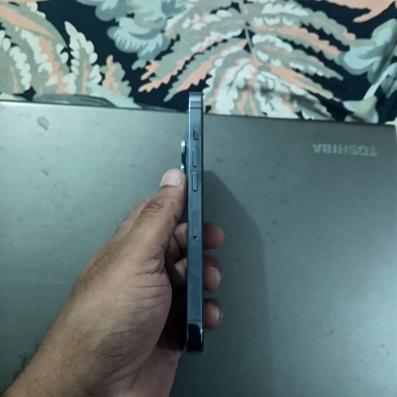Apple iPhone 13 Pro 1