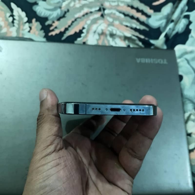 Apple iPhone 13 Pro 3