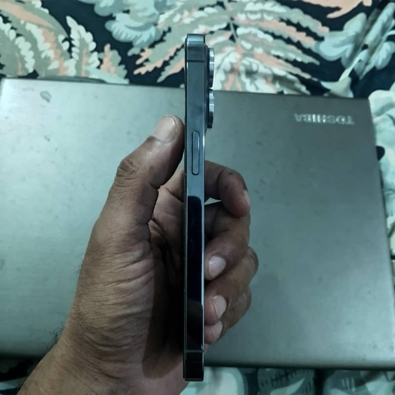 Apple iPhone 13 Pro 4