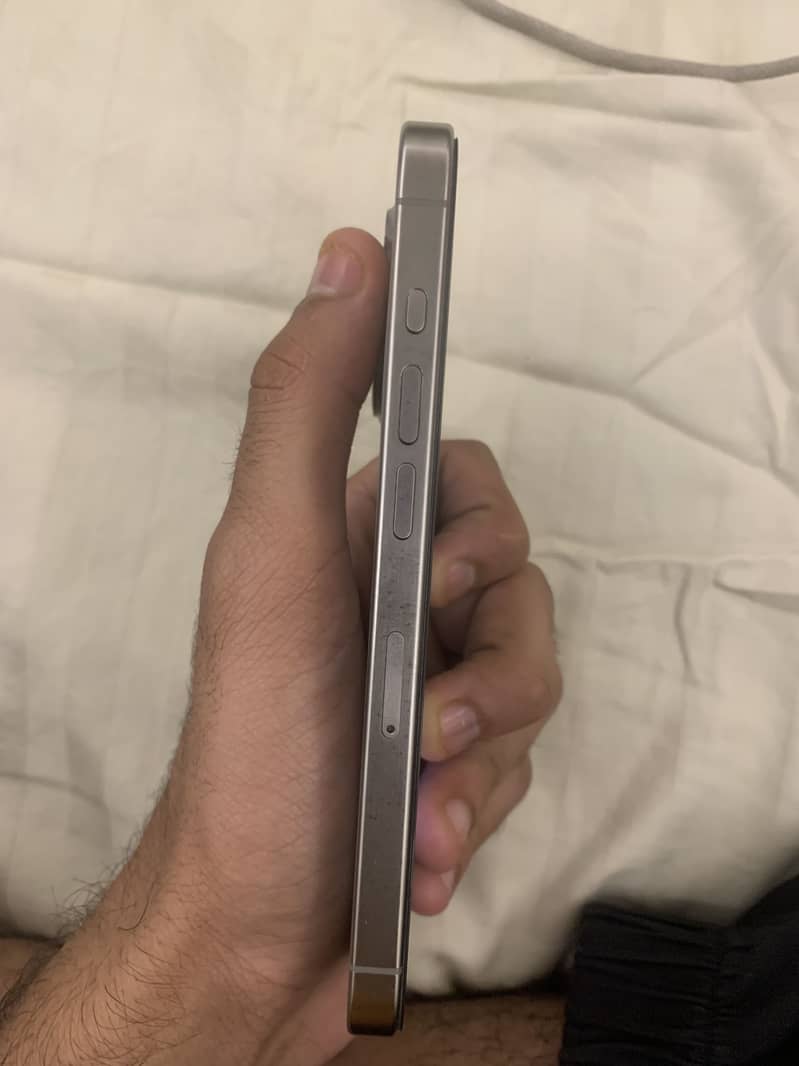 Apple iPhone 15 Pro 1