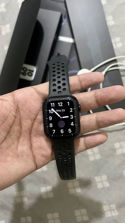 Apple watch series 7 nike addition