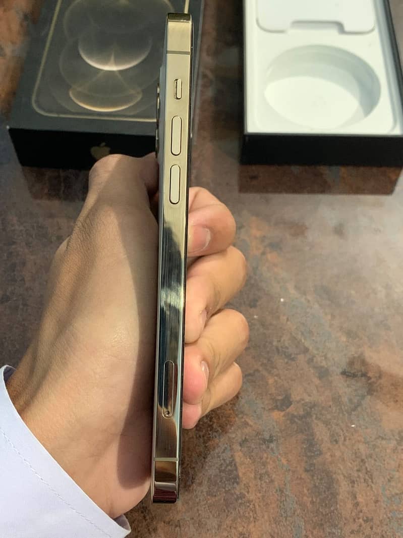 iPhone 12 Pro 5