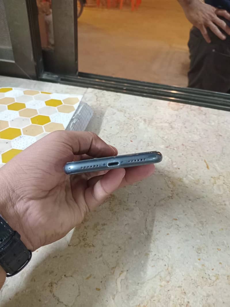 Apple iPhone 11 2