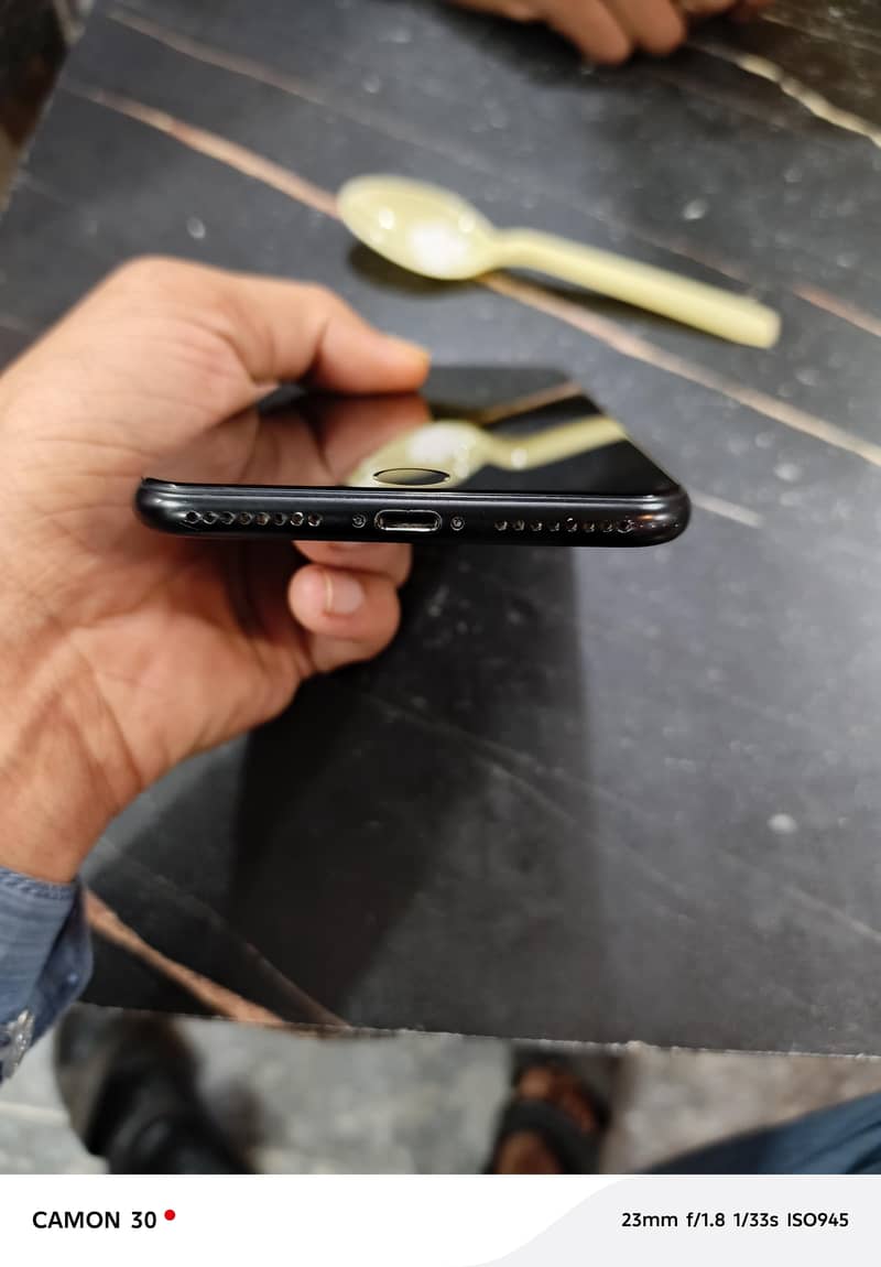 Apple iPhone 7 Plus 5