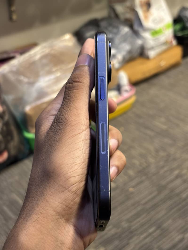 Apple iPhone 15 Pro 3