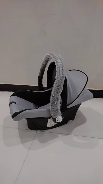 infant Carrier/ Baby Car Seat