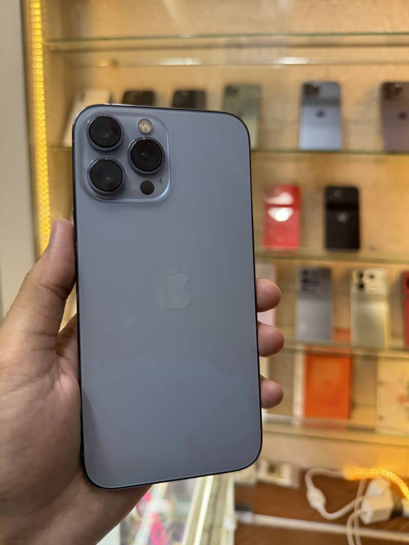 Apple iPhone 13 Pro Max 1