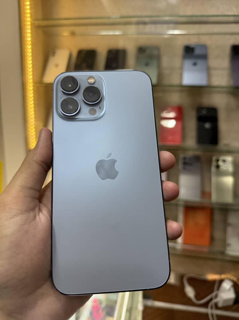 Apple iPhone 13 Pro Max 4
