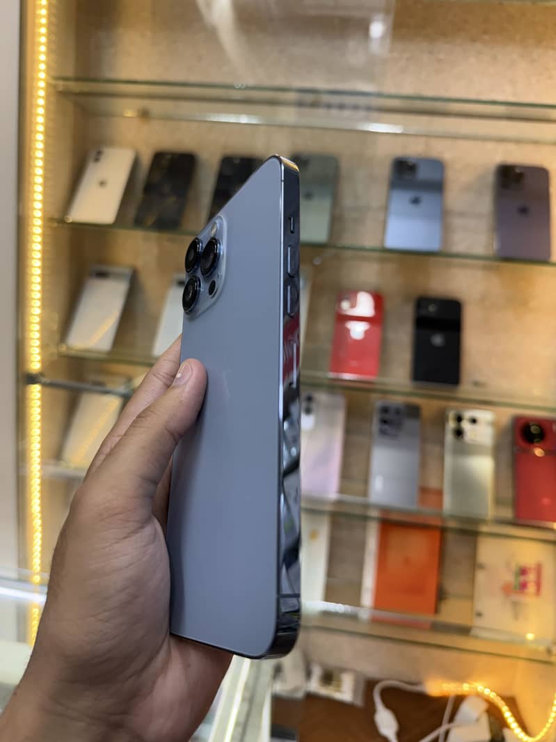 Apple iPhone 13 Pro Max 6