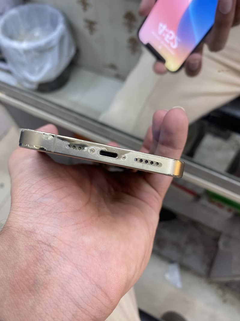 Apple iPhone 12 Pro 2
