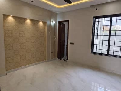 5 Marla Designer House For Sale In Lake City Facing Park