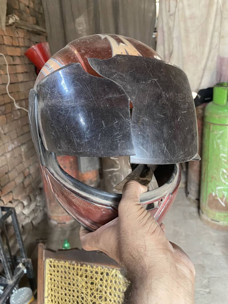 Helmet 0