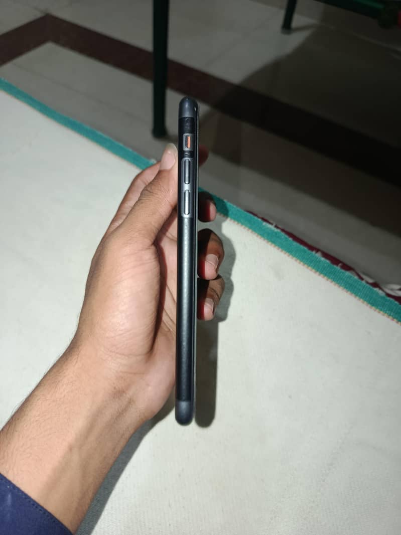 Apple iPhone 11 1