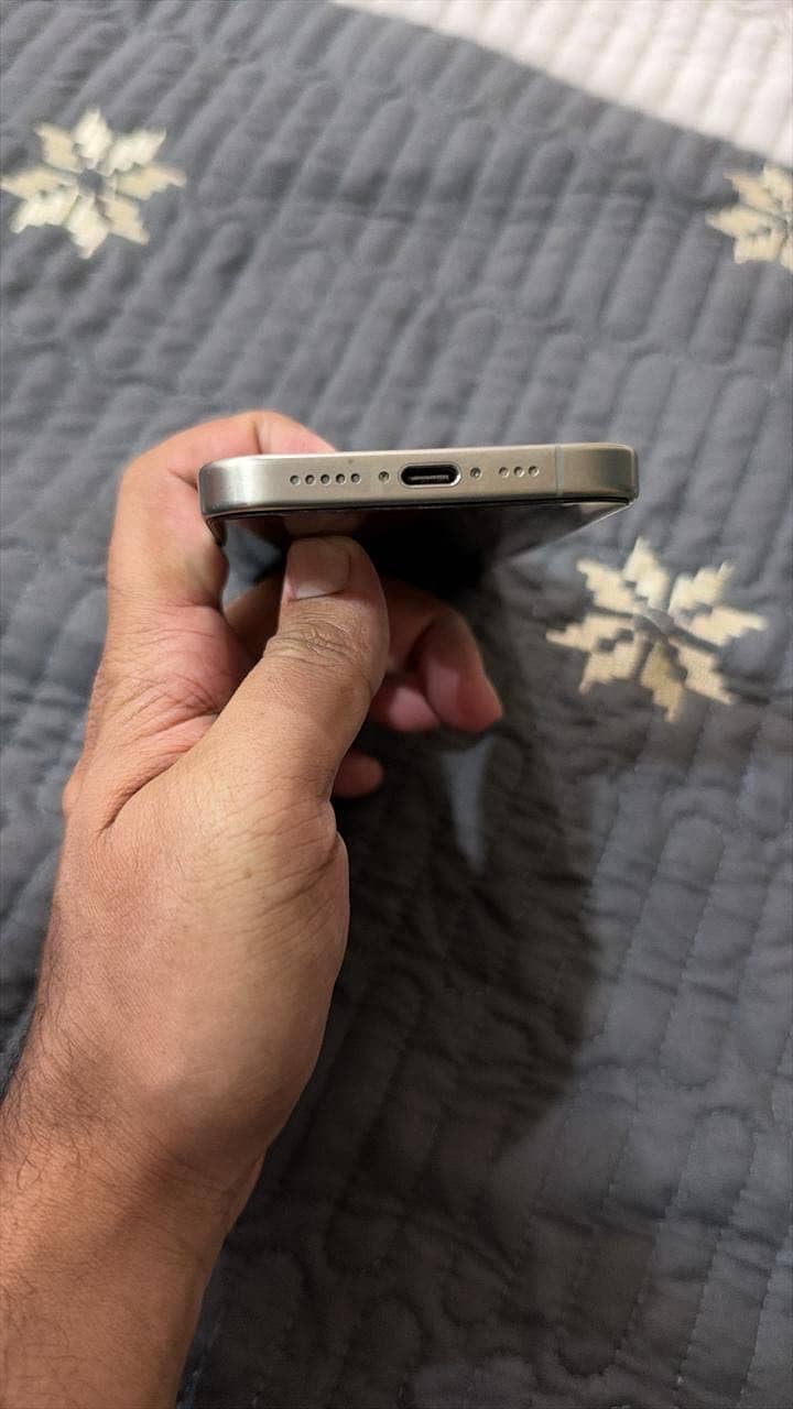 Apple iPhone 15 Pro 1