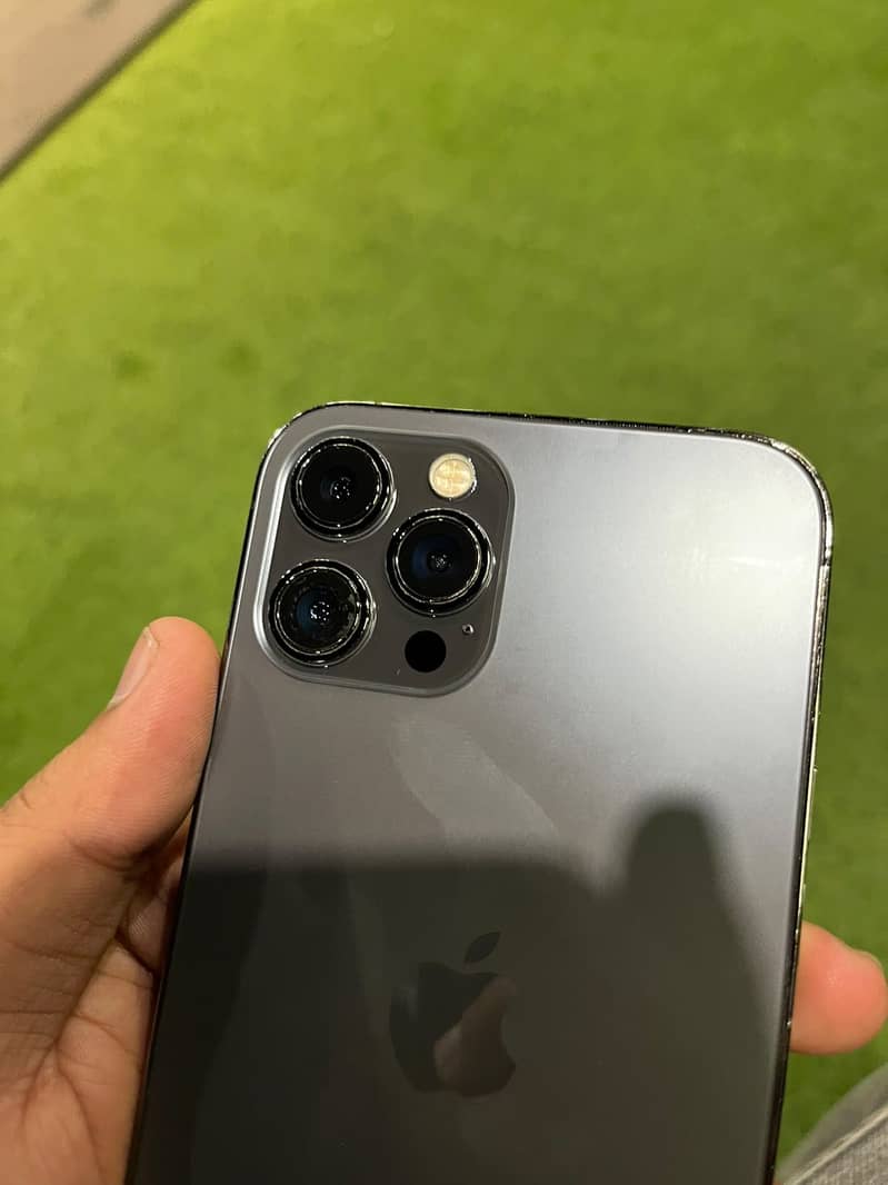 Apple iPhone 12 Pro Max 2