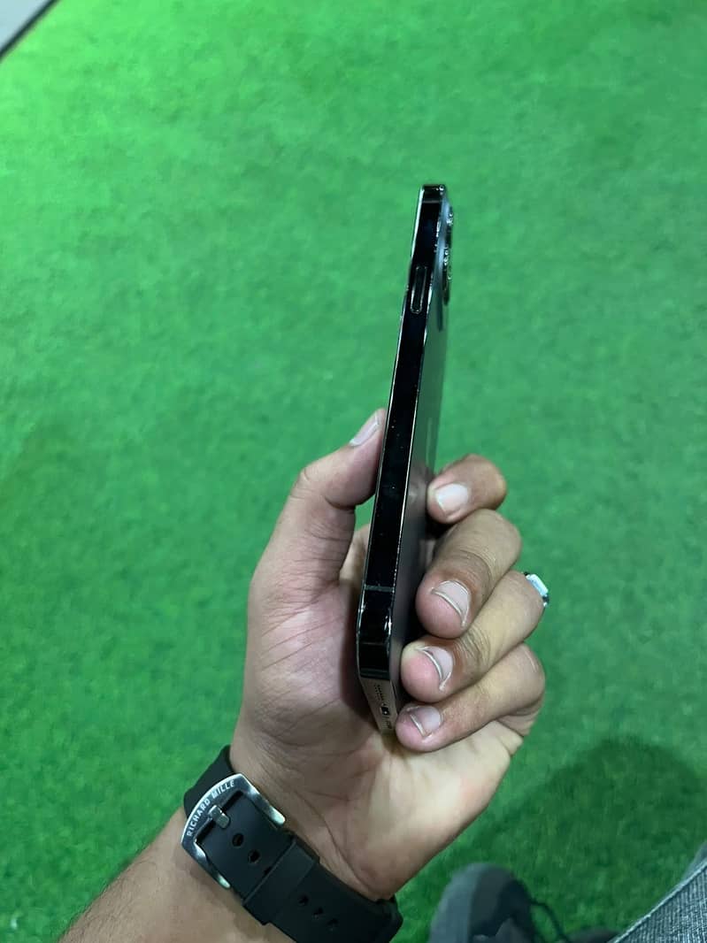 Apple iPhone 12 Pro Max 6