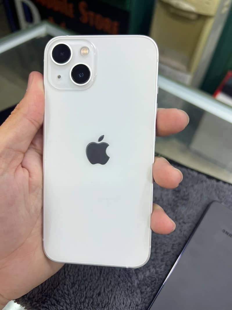 Apple iPhone 13 0
