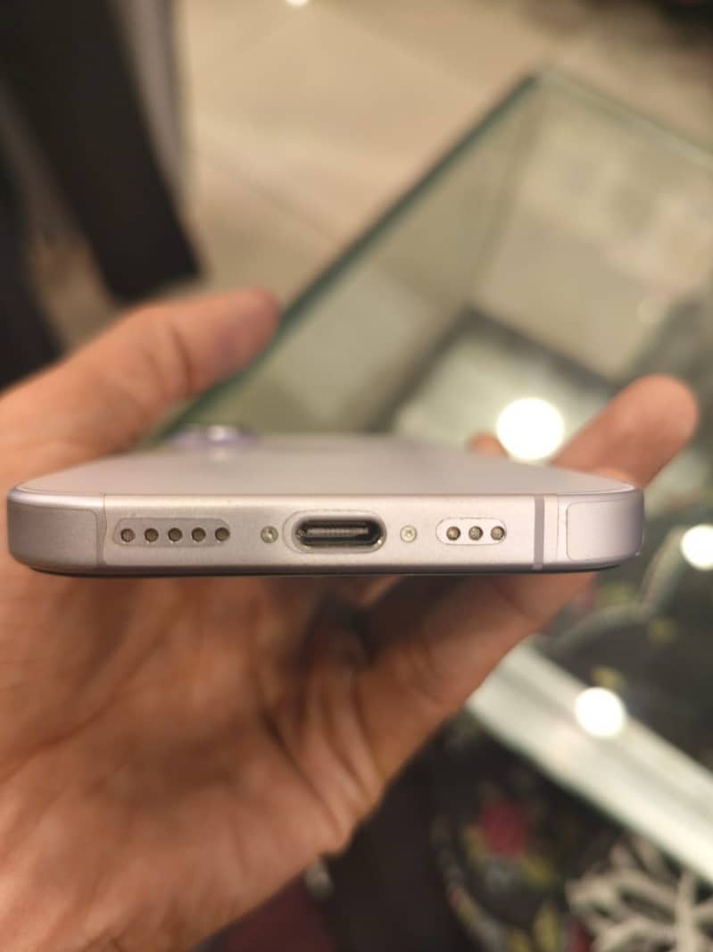 Apple iPhone 17 5