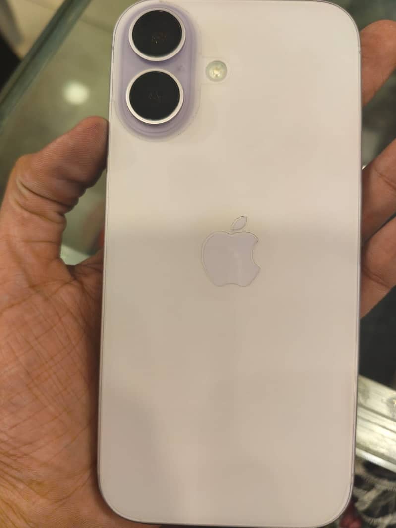 Apple iPhone 17 7