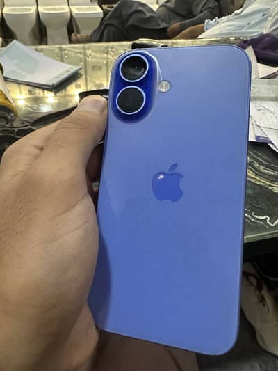 Apple iPhone 16