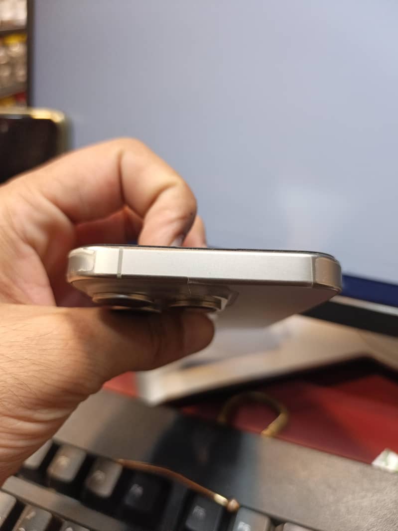 Apple iPhone 15 Pro with box 256GB 2
