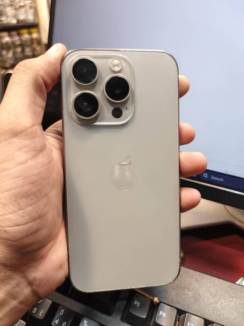 Apple iPhone 15 Pro with box 256GB 4