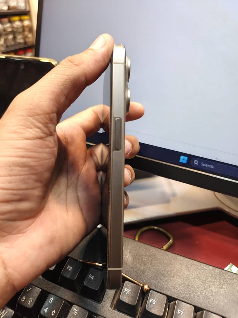 Apple iPhone 15 Pro with box 256GB 5