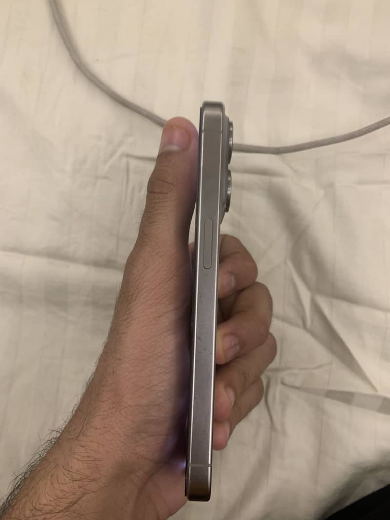 Apple iPhone 15 Pro 2