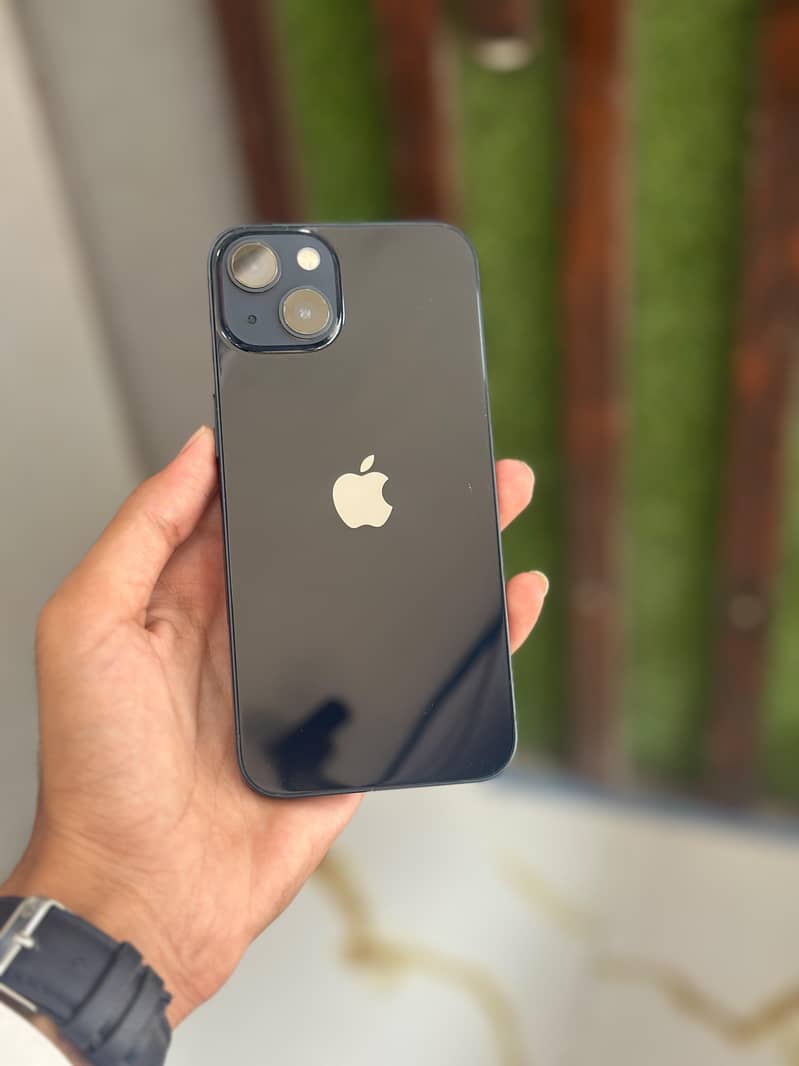 Apple iPhone 13 2