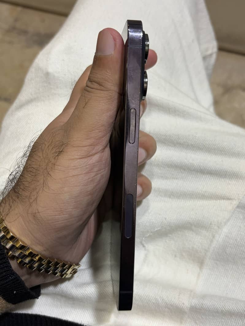 iPhone 14 pro max 2