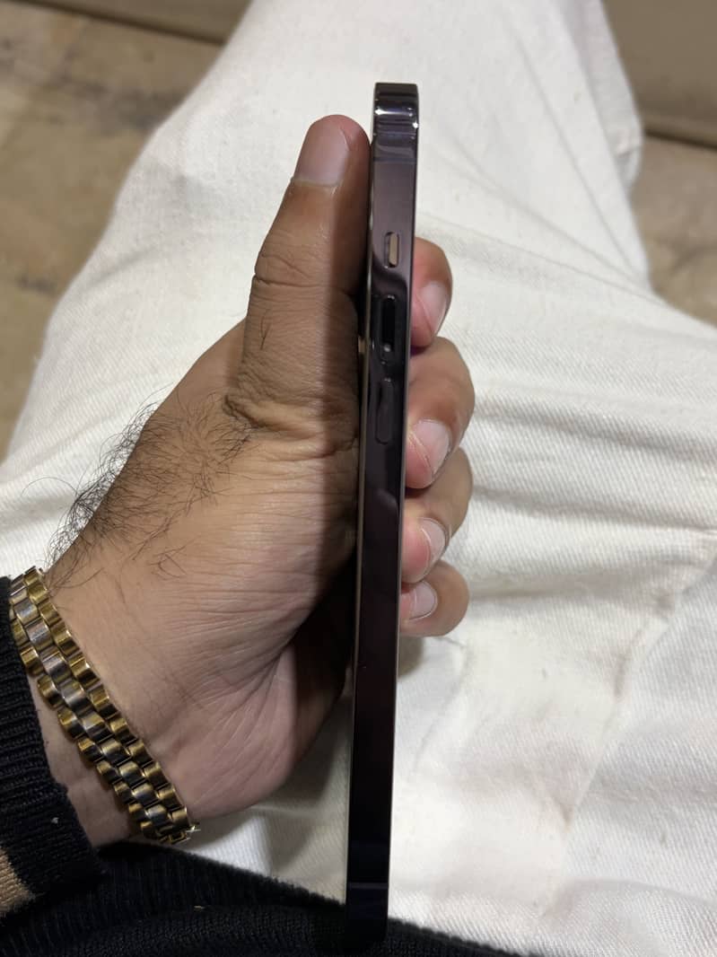 iPhone 14 pro max 4