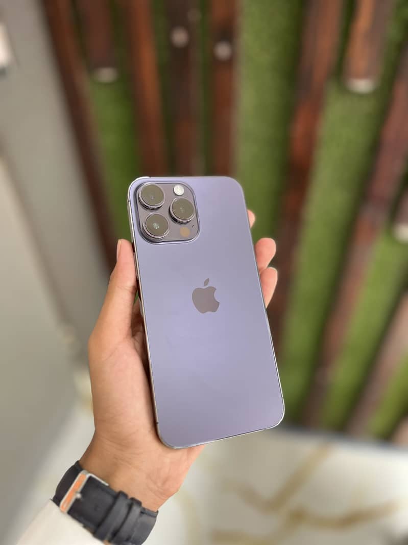 Apple iPhone 14 Pro Max 1