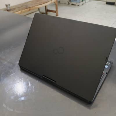 Lifebook i5 7th ganration Ram8gb SSD 256 GB TOUCH 360°