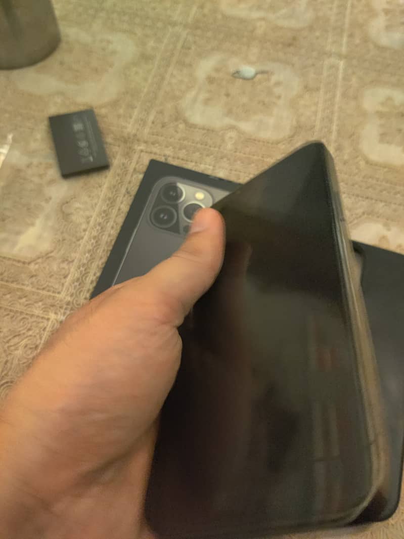 Apple iPhone 13 Pro Max 4