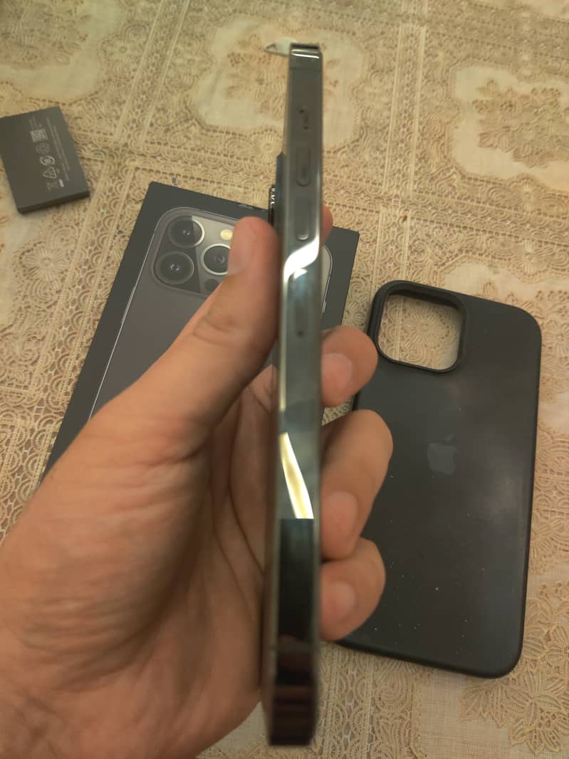 Apple iPhone 13 Pro Max 5