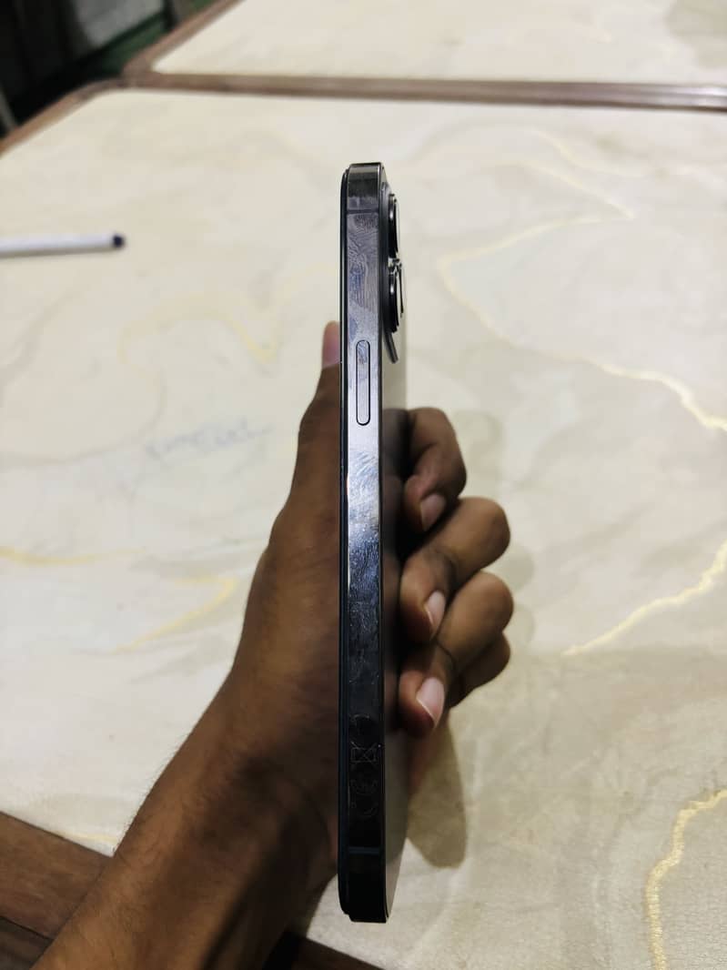 Apple iPhone 12 Pro Max 4