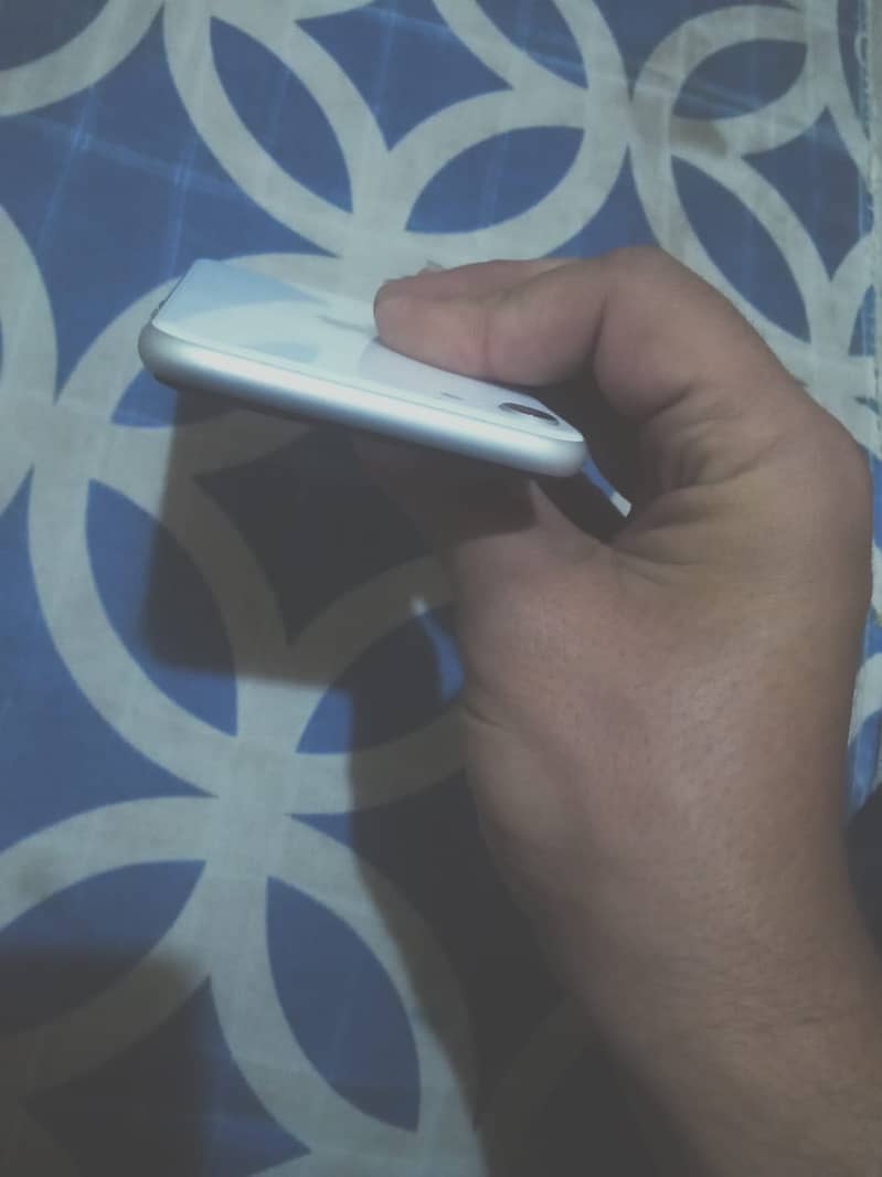Apple iPhone SE 4