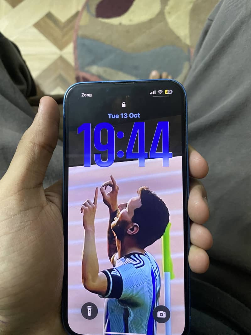 Apple iPhone 13 1