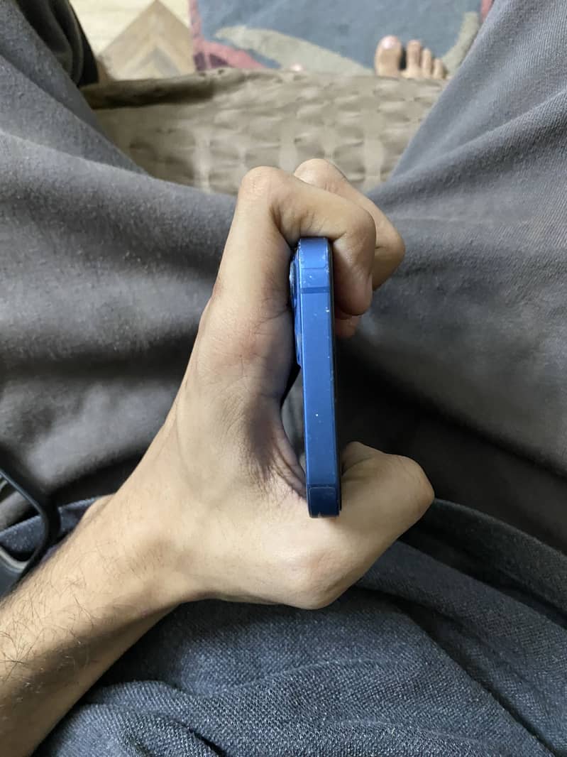 Apple iPhone 13 4