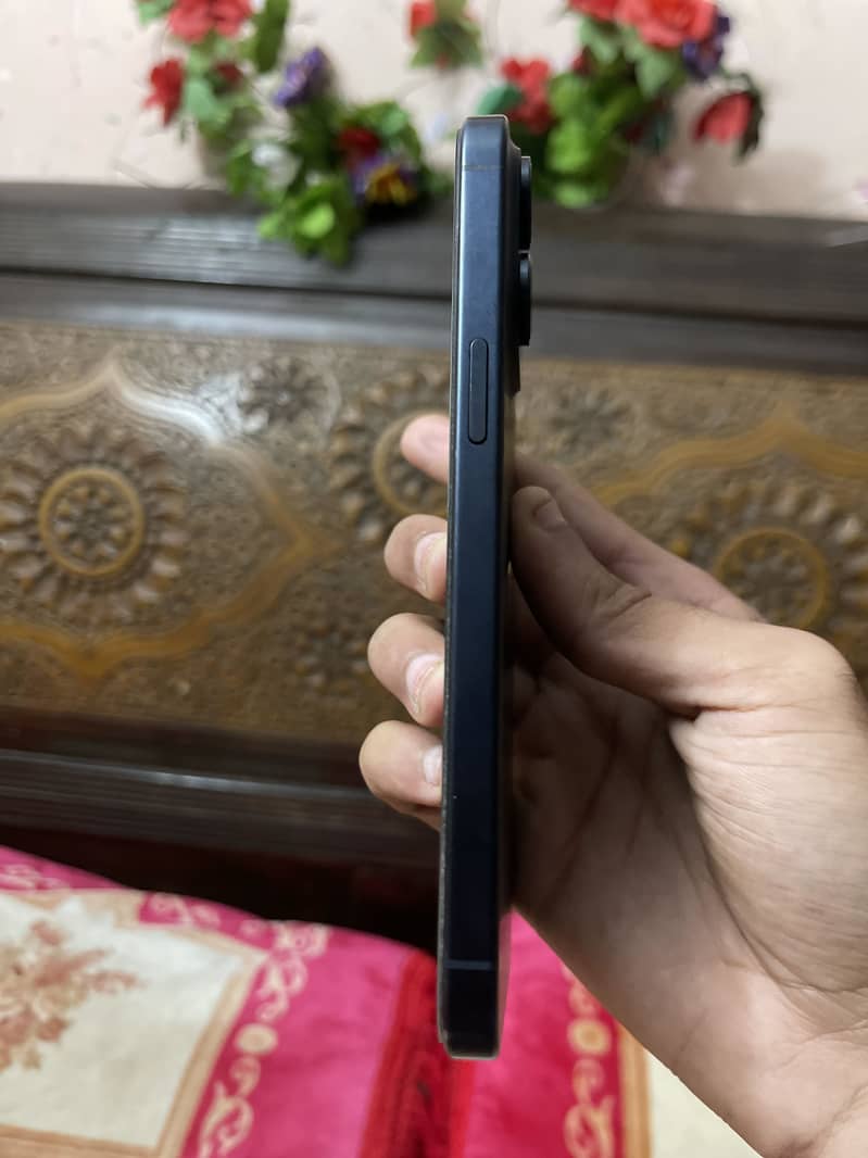 iPhone 15 pro max 3