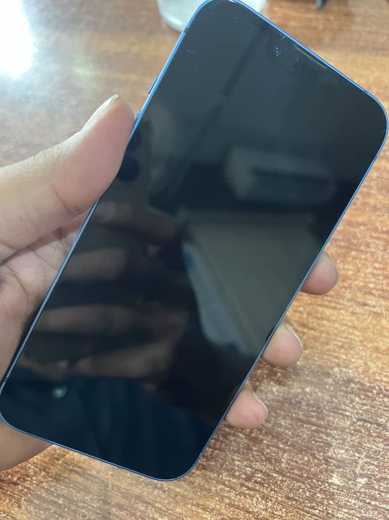 Apple iPhone 13 2