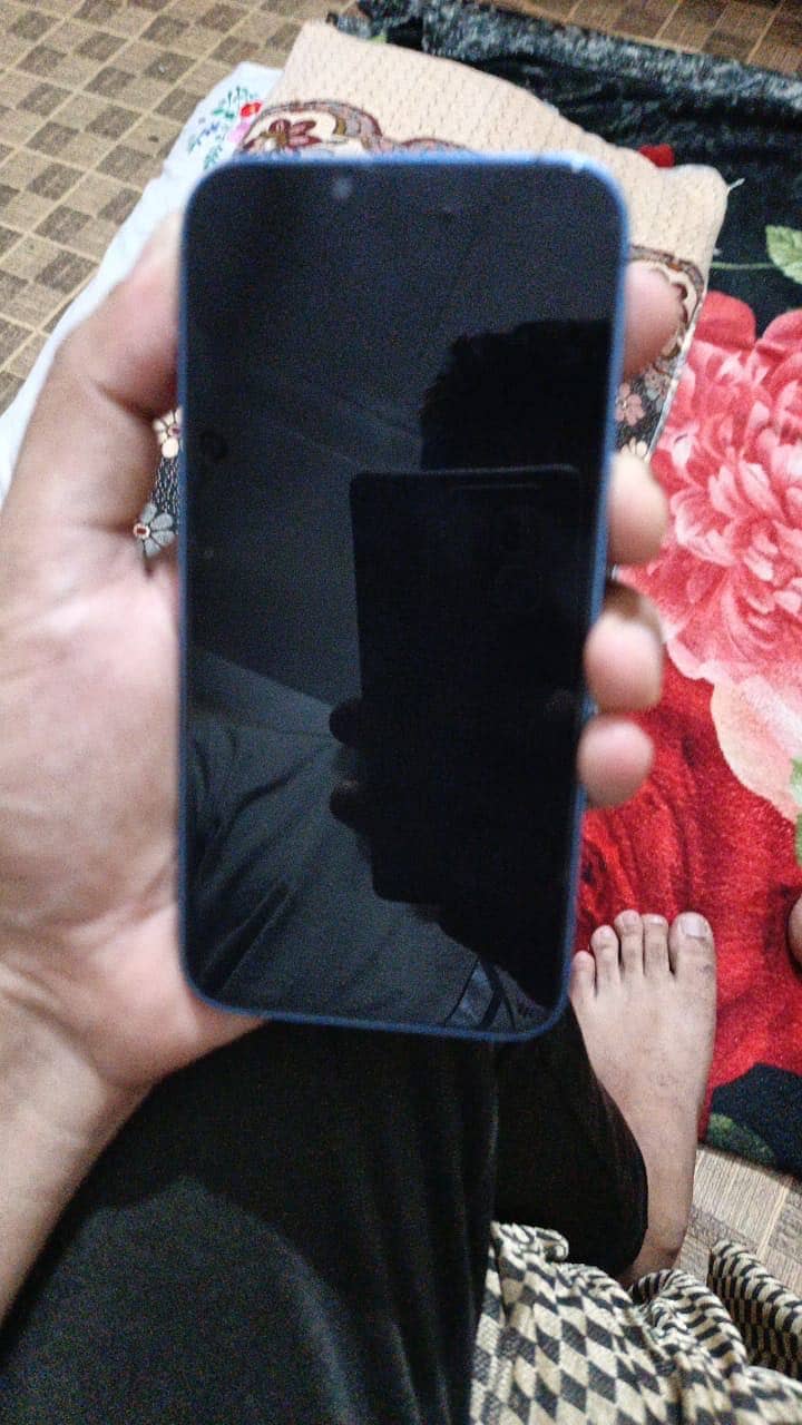 Apple iPhone 13 4