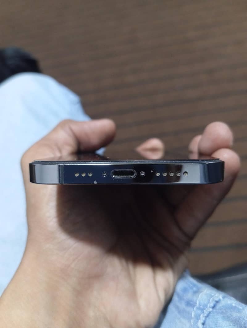 Apple iPhone 12 Pro 2