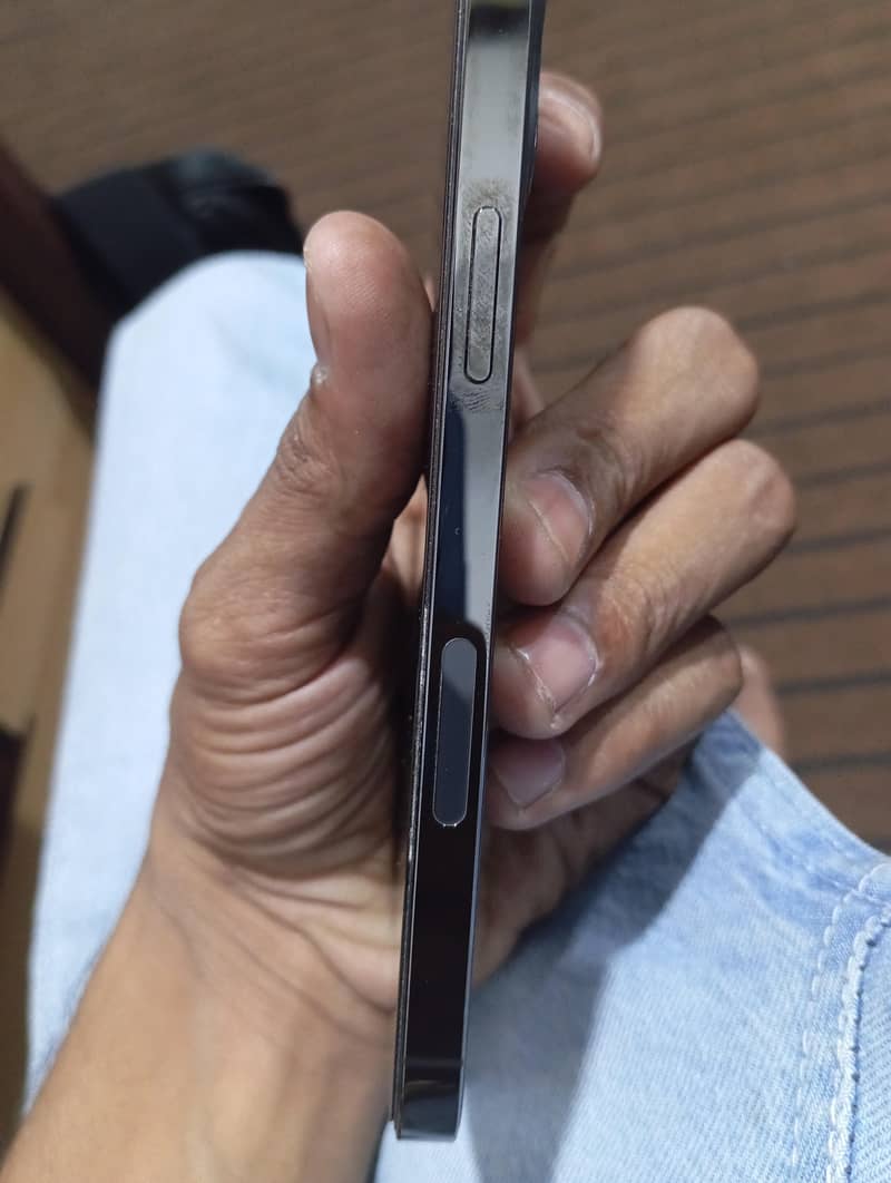 Apple iPhone 12 Pro 3