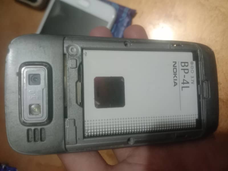 Nokia E72 pta 3