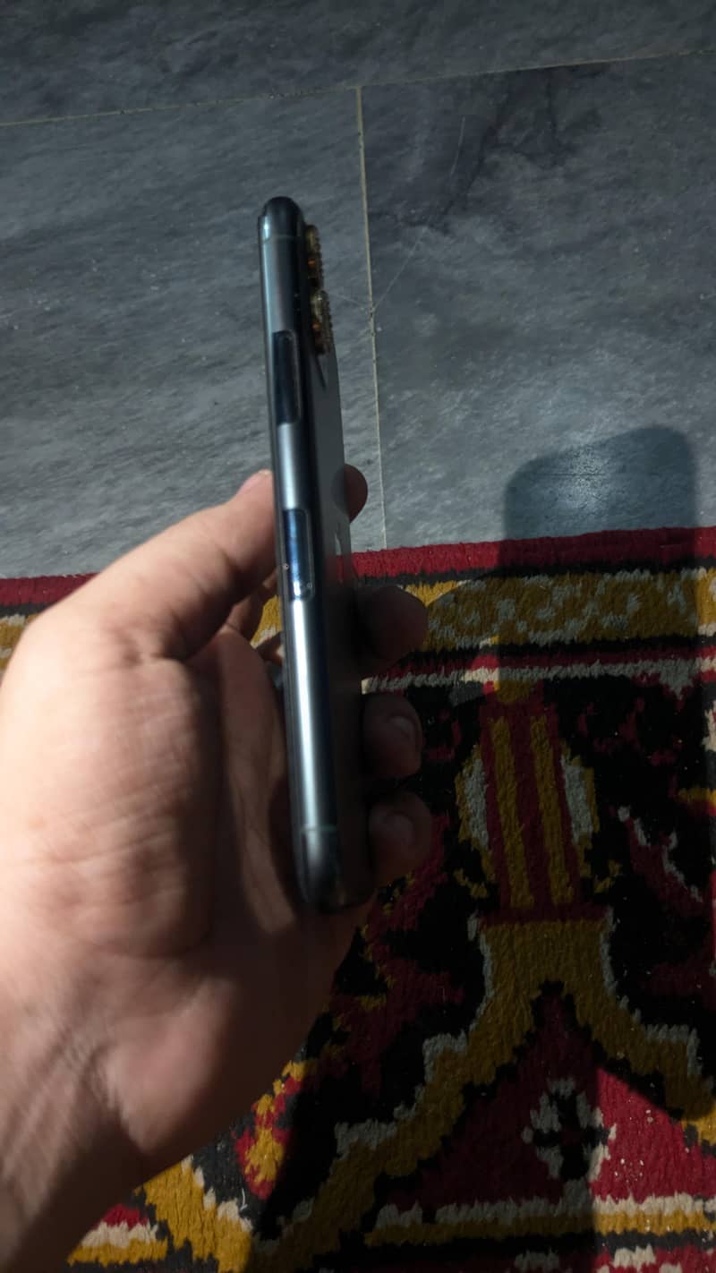 Apple iPhone 11 Pro 3