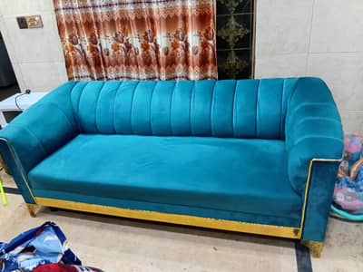 3 SEATER SOFA MASTER MOLTY FOAM 10 UEAR WARRANTY  _VELVET_ URGENT SALE