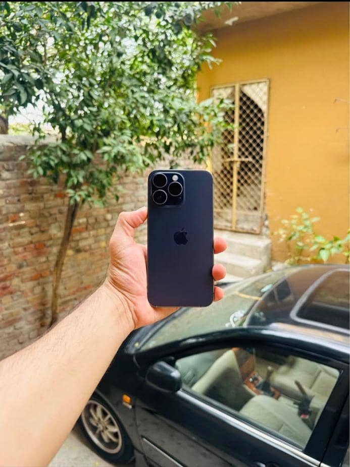 Apple iPhone 14 Pro Max 1